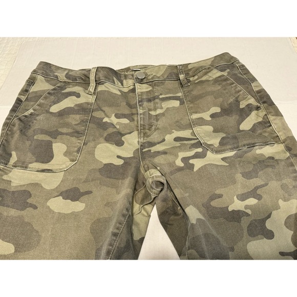 Seven7 Camouflage Ankle Pants - Picture 3 of 8